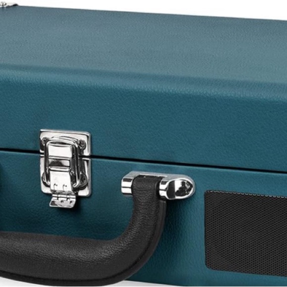 Bluetooth compatible, Victrola record player.. - Picture 2 of 6